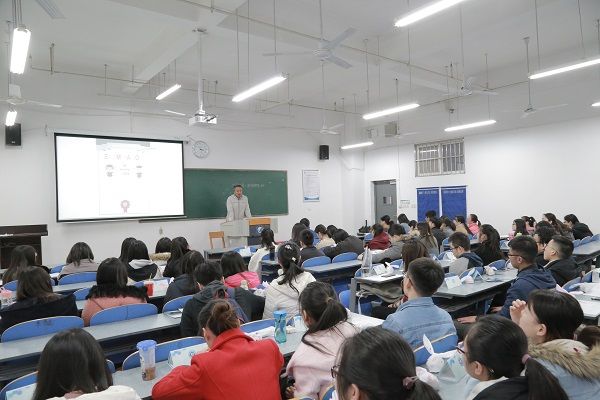 beat365手机版官网召开考研学生慰问会